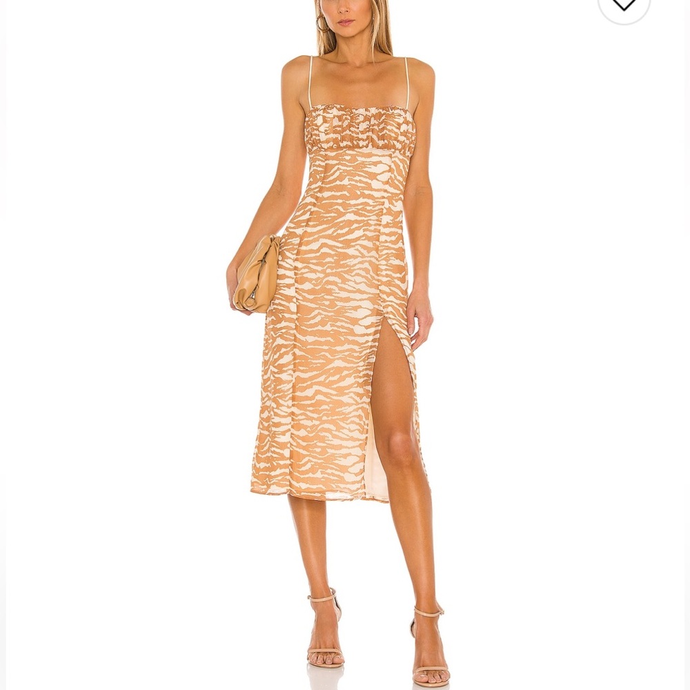CAMILA COHELO REVOLVE NEW DRESS.